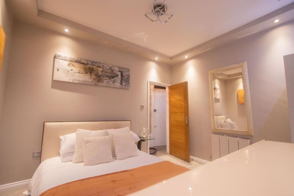 Oikoshomes Three Bedroom Flat In Londra Dış mekan fotoğraf