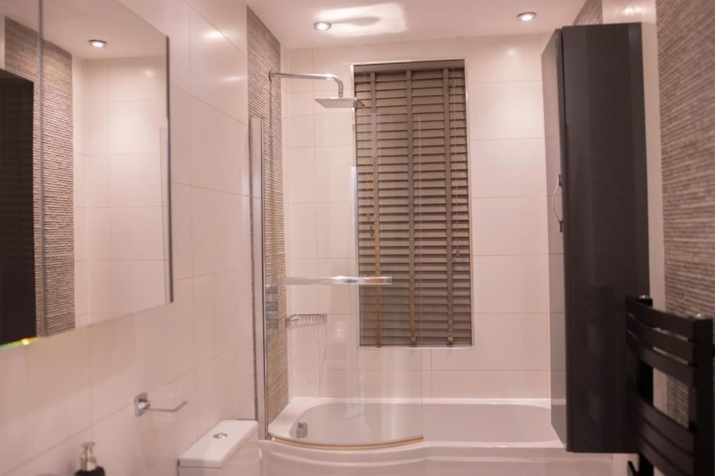 Oikoshomes Three Bedroom Flat In Londra Dış mekan fotoğraf