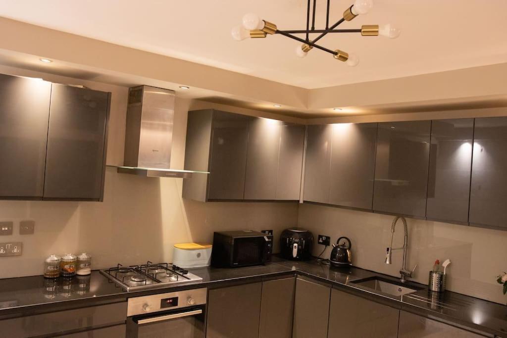 Oikoshomes Three Bedroom Flat In Londra Dış mekan fotoğraf