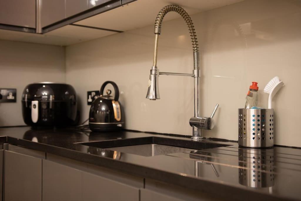 Oikoshomes Three Bedroom Flat In Londra Dış mekan fotoğraf