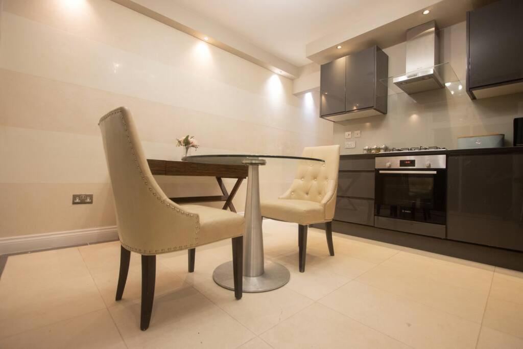 Oikoshomes Three Bedroom Flat In Londra Dış mekan fotoğraf